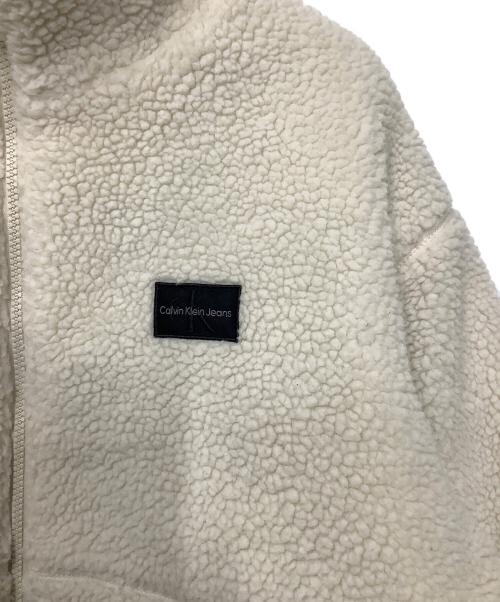 Calvin Klein Jeans（カルバンクラインジーンズ）Calvin Klein Jeans (カルバンクラインジーンズ) ボアジャケット ホワイト サイズ:Mの古着・服飾アイテム