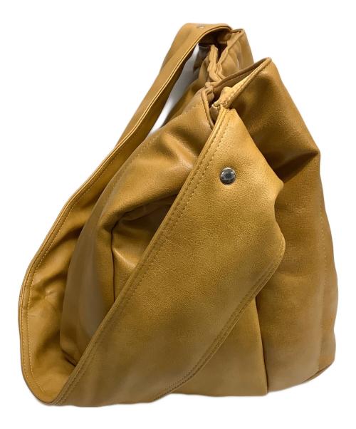 seyto（セイト）seyto (セイト) スタッズビッグショルダーバッグ キャメル サイズ:FREEの古着・服飾アイテム