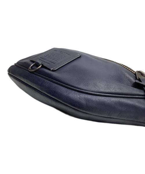 COACH（コーチ）COACH (コーチ) ボディーバッグ ネイビー サイズ:FREEの古着・服飾アイテム