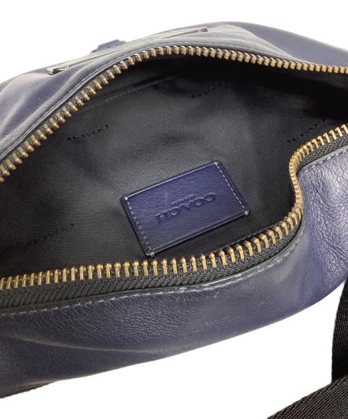 COACH（コーチ）COACH (コーチ) ボディーバッグ ネイビー サイズ:FREEの古着・服飾アイテム