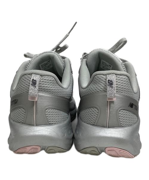 NEW BALANCE（ニューバランス）NEW BALANCE (ニューバランス) スニーカー シルバー サイズ:25.5cmの古着・服飾アイテム