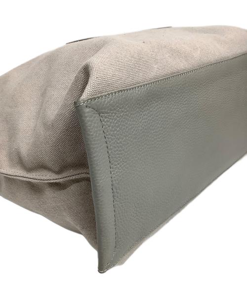 IACUCCI（イアクッチ）IACUCCI (イアクッチ) ハンドバッグ グレーの古着・服飾アイテム