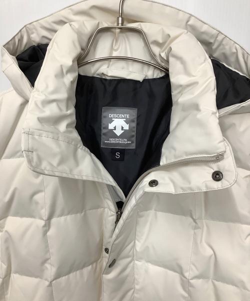 DESCENTE（デサント）DESCENTE (デサント) ダウンコート ホワイト サイズ:Sの古着・服飾アイテム