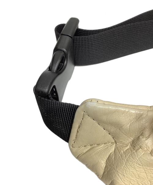 SUPREME（シュプリーム）Supreme (シュプリーム) ショルダーポーチ ベージュの古着・服飾アイテム