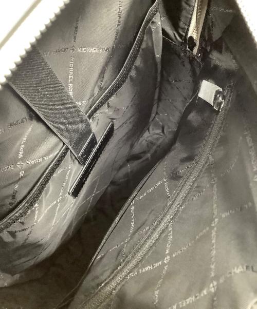 MICHAEL KORS（マイケル・コース）MICHAEL KORS (マイケル・コース) リュック グレー 未使用品の古着・服飾アイテム