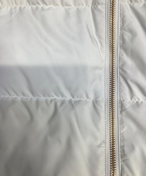 BLUE LABEL CRESTBRIDGE（ブルーレーベルクレストブリッジ）BLUE LABEL CRESTBRIDGE (ブルーレーベルクレストブリッジ) ダウンベスト ホワイト サイズ:38の古着・服飾アイテム