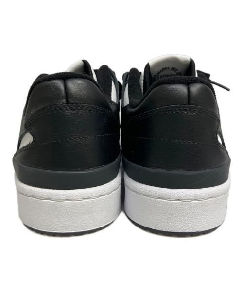 NIKE（ナイキ）NIKE (ナイキ) スニーカー ホワイト×ブラック サイズ:26cmの古着・服飾アイテム