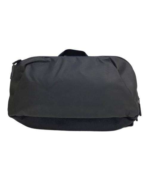 AER（エアー）AER (エアー) ボディーバッグ ブラックの古着・服飾アイテム