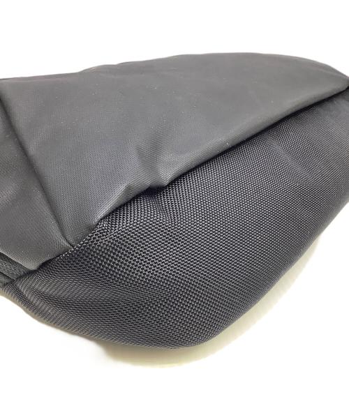 AER（エアー）AER (エアー) ボディーバッグ ブラックの古着・服飾アイテム