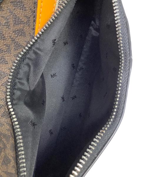 MICHAEL KORS（マイケル・コース）MICHAEL KORS (マイケル・コース) ショルダーバッグ ブラウンの古着・服飾アイテム