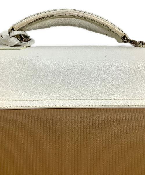 BVLGARI（ブルガリ）BVLGARI (ブルガリ) ハンドバッグ ホワイト×ベージュの古着・服飾アイテム