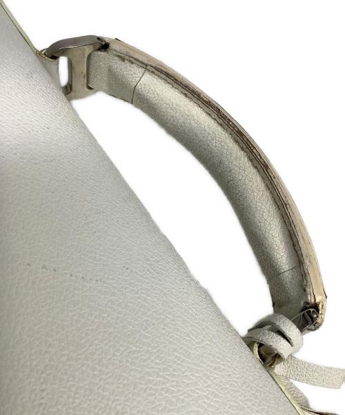 BVLGARI（ブルガリ）BVLGARI (ブルガリ) ハンドバッグ ホワイト×ベージュの古着・服飾アイテム