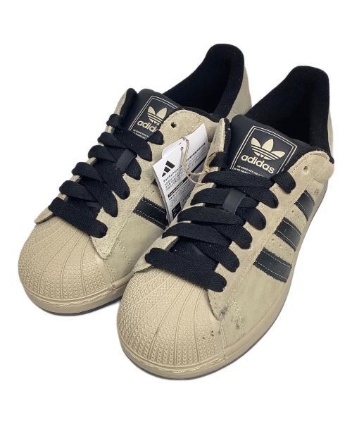 adidas（アディダス）adidas (アディダス) スニーカー ベージュ サイズ:25.5cmの古着・服飾アイテム