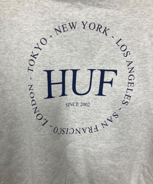 HUF（ハフ）HUF (ハフ) プルオーバーパーカー グレー サイズ:Mの古着・服飾アイテム