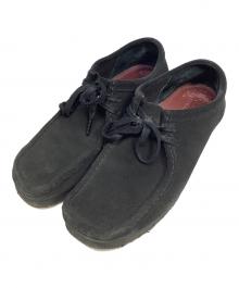 CLARKS ORIGINALS（クラークス オリジナルズ）の古着「ワラビースウェードシューズ」｜ブラック
