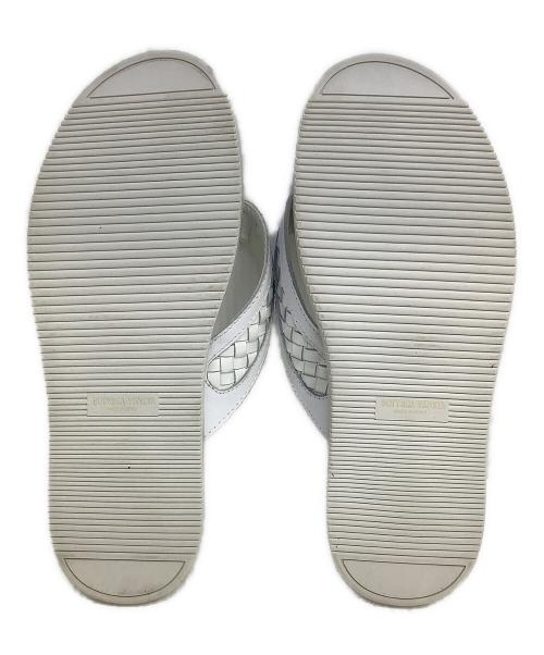 BOTTEGA VENETA（ボッテガベネタ）BOTTEGA VENETA (ボッテガベネタ) ビーチサンダル ホワイト サイズ:25.5cmの古着・服飾アイテム