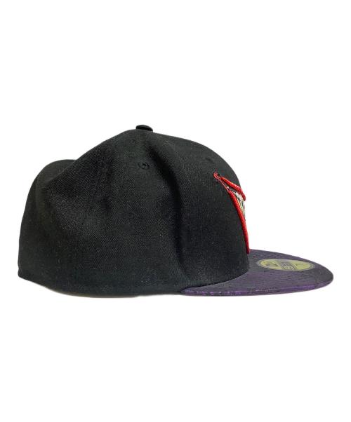 New Era（ニューエラ）New Era (ニューエラ) キャップ ブラック×パープル サイズ:7 1/2の古着・服飾アイテム