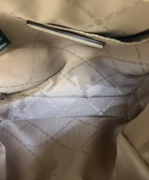 MICHAEL KORS（マイケルコース）MICHAEL KORS (マイケルコース) リュック ベージュの古着・服飾アイテム