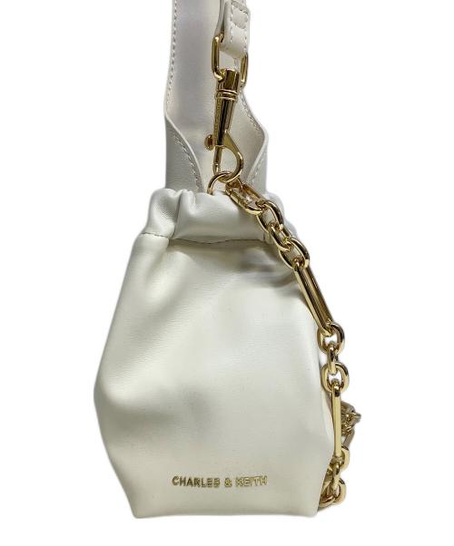 CHARLES & KEITH（チャールズアンドキース）CHARLES & KEITH (チャールズアンドキース) 2WAYショルダーバッグ ホワイト 未使用品の古着・服飾アイテム