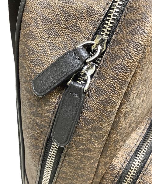 MICHAEL KORS（マイケルコース）MICHAEL KORS (マイケルコース) ボディバッグ ブラウンの古着・服飾アイテム