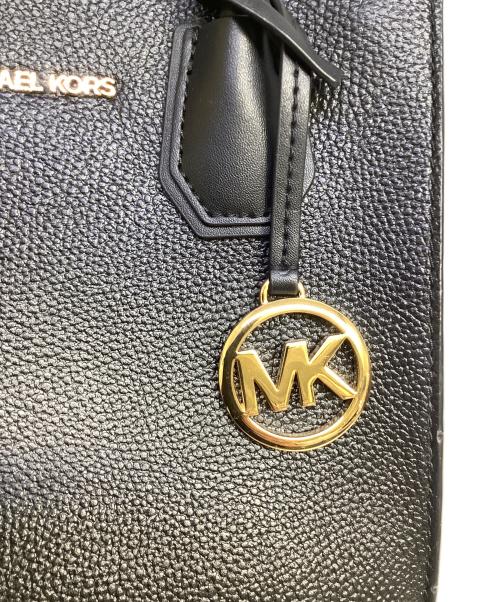 MICHAEL KORS（マイケルコース）MICHAEL KORS (マイケルコース) ハンドバッグ ブラックの古着・服飾アイテム