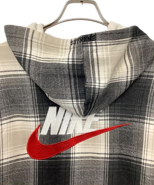 NIKE（ナイキ）NIKE (ナイキ) SUPREME (シュプリーム) パーカー ブラック×ホワイト サイズ:Mの古着・服飾アイテム