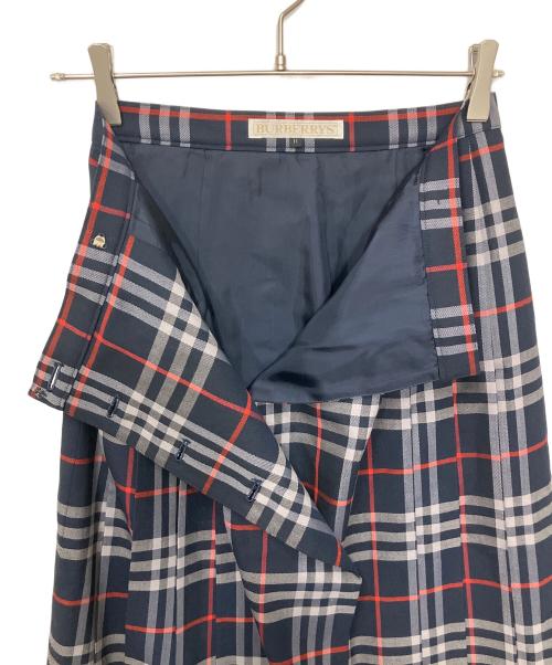 Burberry's（バーバリーズ）Burberry's (バーバリーズ) ノバチェックスカート ネイビー サイズ:11ARの古着・服飾アイテム
