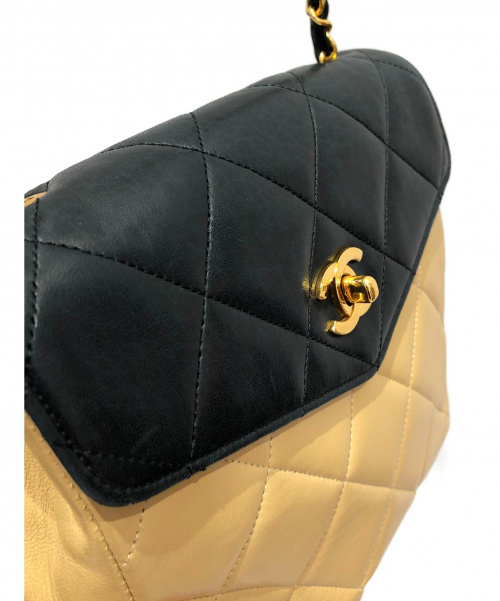 CHANEL（シャネル）CHANEL (シャネル) チェーンショルダーバッグ ベージュ×ブラック サイズ:- バイカラーの古着・服飾アイテム