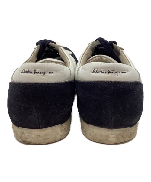 Ferragamo（フェラガモ）Ferragamo (フェラガモ) レザースニーカー ネイビー×ホワイト サイズ:9の古着・服飾アイテム