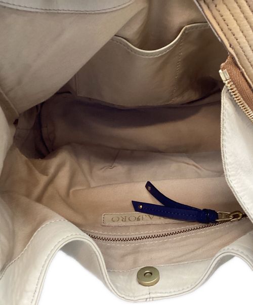 VIOLAd'ORO（ヴィオラドーロ）VIOLAd'ORO (ヴィオラドーロ) ハンドバッグ ベージュの古着・服飾アイテム