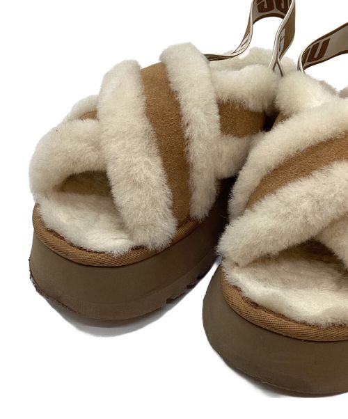 UGG（アグ）UGG (アグ) バックストラップサンダル アイボリー×ブラウン サイズ:23cmの古着・服飾アイテム