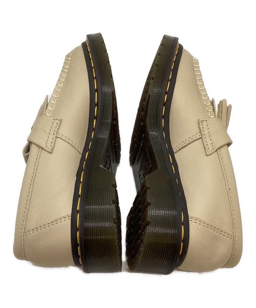 Dr.Martens（ドクターマーチン）Dr.Martens (ドクターマーチン) タッセルローファー ベージュ サイズ:US5の古着・服飾アイテム