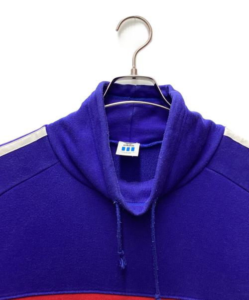 adidas（アディダス）adidas (アディダス) ハイネックプリントスウェット グレー×ブルー×レッド サイズ:Lの古着・服飾アイテム