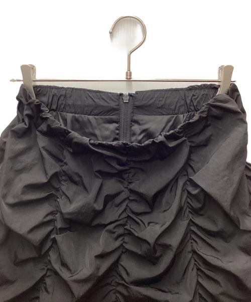 emmi（エミ）emmi (エミ) フロントジップシャーリングスカート ブラック サイズ:Freeの古着・服飾アイテム