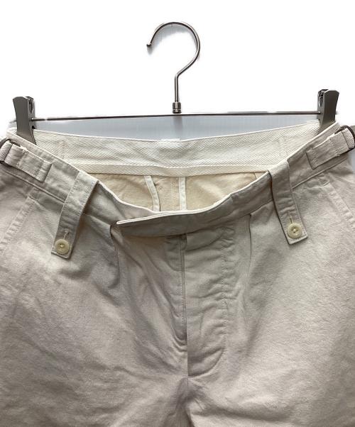 MHL（エムエイチエル）MHL (エムエイチエル) ナチュラルテーパードパンツ ホワイト サイズ:2の古着・服飾アイテム