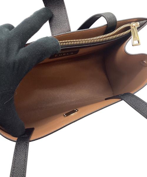 FURLA（フルラ）FURLA (フルラ) セミショルダーバッグ ブラックの古着・服飾アイテム