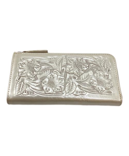 Carving Tribes（カービングトライブス）Carving Tribes (カービングトライブス) 長財布 アイボリーの古着・服飾アイテム