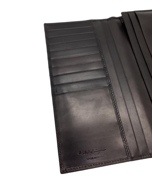 Salvatore Ferragamo（サルヴァトーレ フェラガモ）Salvatore Ferragamo (サルヴァトーレ フェラガモ) 2つ折り長財布 ブラックの古着・服飾アイテム