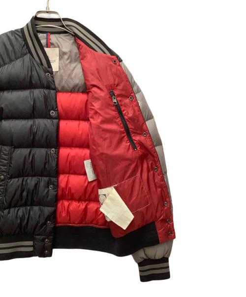 MONCLER（モンクレール）MONCLER (モンクレール) ダウンジャケット グレー×ブラック サイズ:1の古着・服飾アイテム