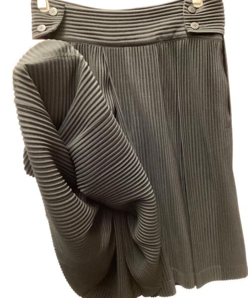 HOMME PLISSE ISSEY MIYAKE（オム プリッセ イッセイ ミヤケ）HOMME PLISSE ISSEY MIYAKE (オム プリッセ イッセイ ミヤケ) ハーフパンツ ブラック サイズ:Sの古着・服飾アイテム