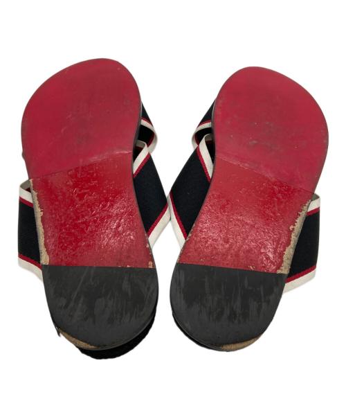 Christian Louboutin（クリスチャン・ルブタン）Christian Louboutin (クリスチャン・ルブタン) サンダル/ホットクロスフラット ブラック×レッド サイズ:25.5cmの古着・服飾アイテム