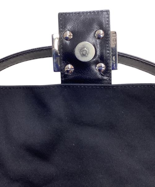 FENDI（フェンディ）FENDI (フェンディ) ショルダーバッグ ブラックの古着・服飾アイテム