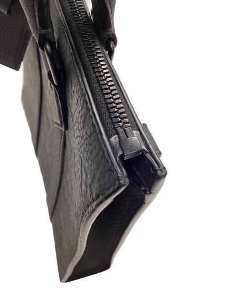 LOUIS VUITTON（ルイ ヴィトン）LOUIS VUITTON (ルイ ヴィトン) 2WAYショルダーバッグ/モノグラム・トリヨン・サックプラ・クロス ブラックの古着・服飾アイテム