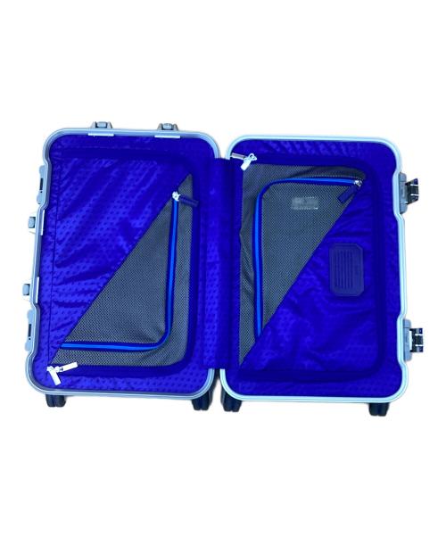 TUMI（トゥミ）TUMI (トゥミ) キャリーバッグ シルバーの古着・服飾アイテム