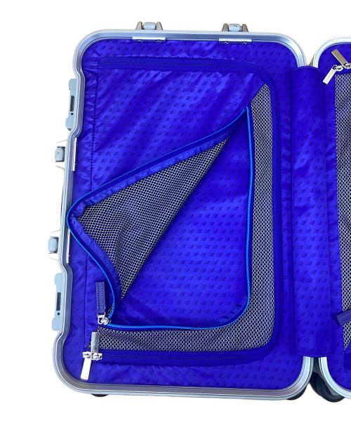 TUMI（トゥミ）TUMI (トゥミ) キャリーバッグ シルバーの古着・服飾アイテム