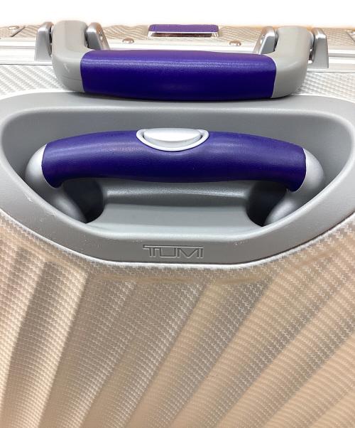 TUMI（トゥミ）TUMI (トゥミ) キャリーバッグ シルバーの古着・服飾アイテム