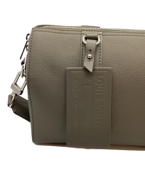 LOUIS VUITTON（ルイ ヴィトン）LOUIS VUITTON (ルイ ヴィトン) ショルダーバッグ/アエログラム・シティ・キーポル グレー×オーリブの古着・服飾アイテム