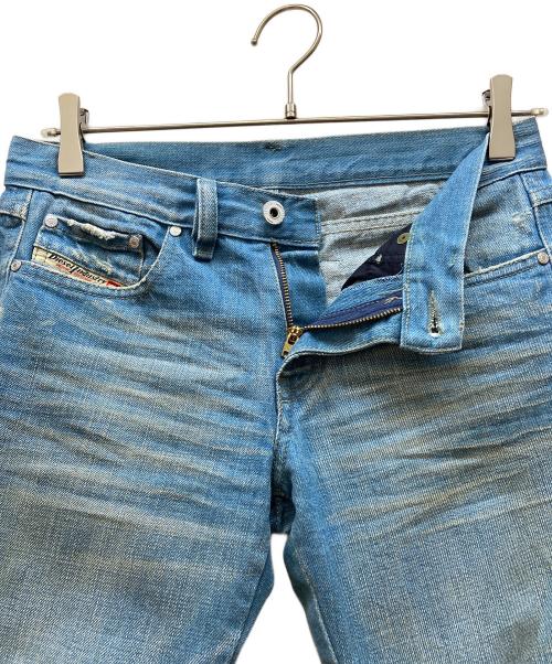 DIESEL（ディーゼル）DIESEL (ディーゼル) ダメージ加工デニムパンツ インディゴ サイズ:63.5ｃｍの古着・服飾アイテム