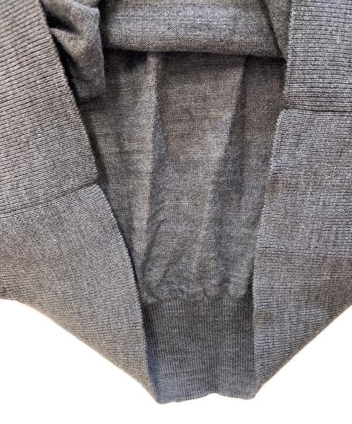 DSQUARED2（ディースクエアード）DSQUARED2 (ディースクエアード) 薄手ニット グレー×レッド サイズ:Lの古着・服飾アイテム