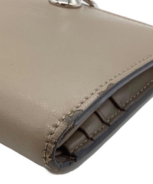 FENDI（フェンディ）FENDI (フェンディ) 2つ折り財布 ベージュの古着・服飾アイテム